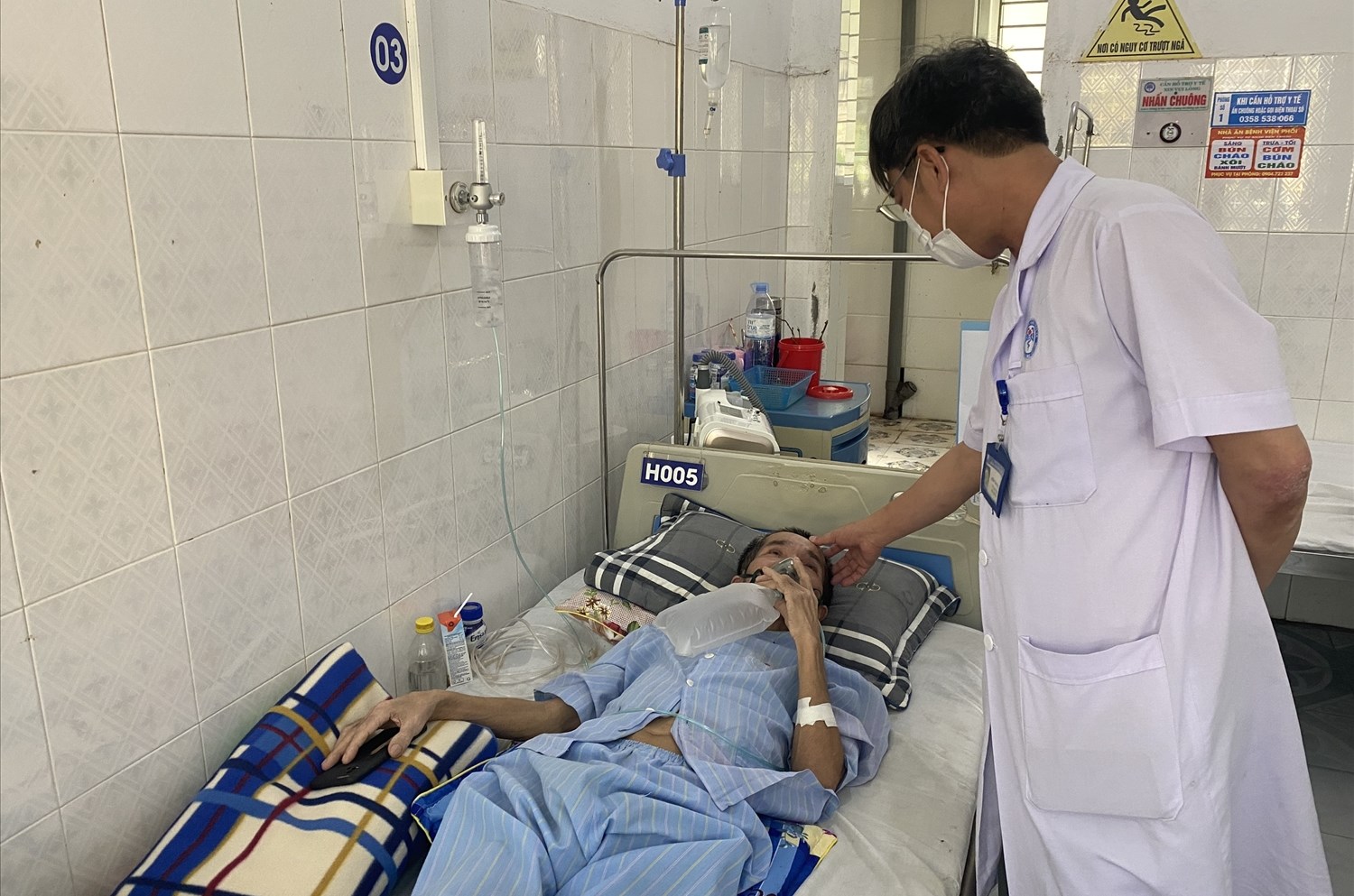 Anh Hoàng Văn Sơn tại Bệnh viện Phổi Nghệ An