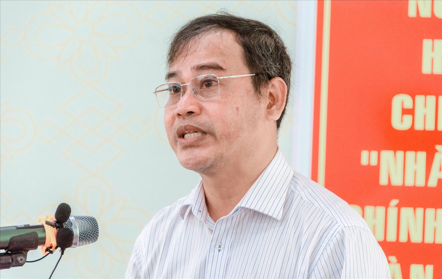 Ông Danh Phúc - Trưởng Ban Dân tộc tỉnh Kiên Giang phát biểu tại Hội nghị