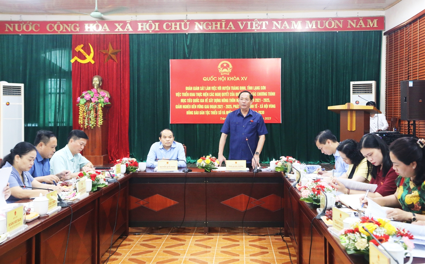 Ủy viên Trung ương Đảng, Phó Chủ tịch Quốc hội, Thượng tướng Trần Quang Phương - Trưởng đoàn giám sát của Quốc hội đã chủ trì cuộc làm việc 