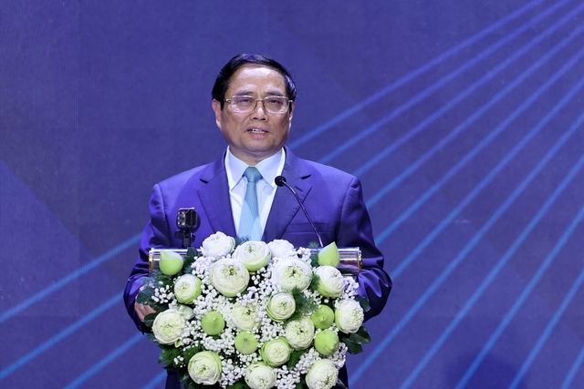 Thủ tướng Phạm Minh Chính nhấn mạnh, Long An hội tụ nhiều tiềm năng khác biệt, cơ hội nổi trội, lợi thế cạnh tranh để phát triển KTXH nhanh và bền vững - Ảnh: VGP/Nhật Bắc