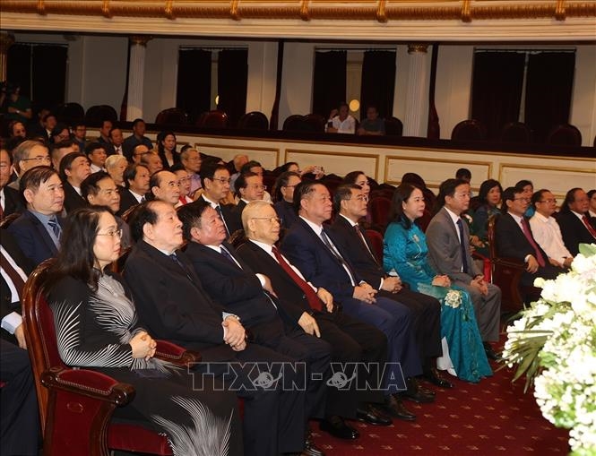 Tổng Bí thư Nguyễn Phú Trọng cùng các đại biểu dự lễ kỷ niệm - Ảnh: TTXVN