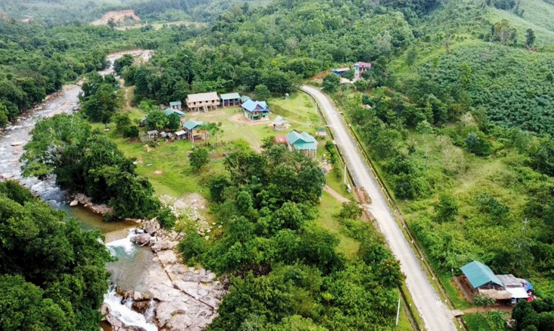 Một góc thôn Chênh Vênh, xã Hướng Phùng, huyện Hướng Hóa (Quảng Trị) nằm dưới chân đèo Sao Mù