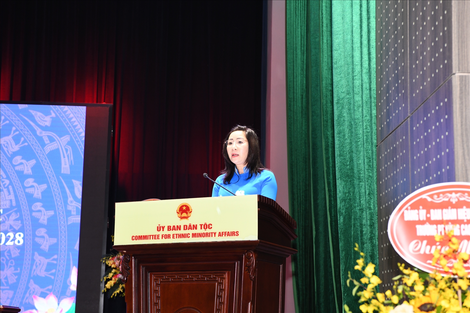 Bà Trần Thị Kim Anh, Phó Chủ tịch Công đoàn Viên chức Việt Nam phát biểu chỉ đạo tại Hội nghị