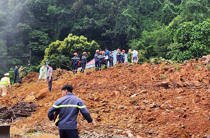 Thủ tướng Chính phủ yêu cầu tỉnh Lâm Đồng tổ chức khắc phục nhanh hậu quả vụ sạt lở đất trên đèo Bảo Lộc