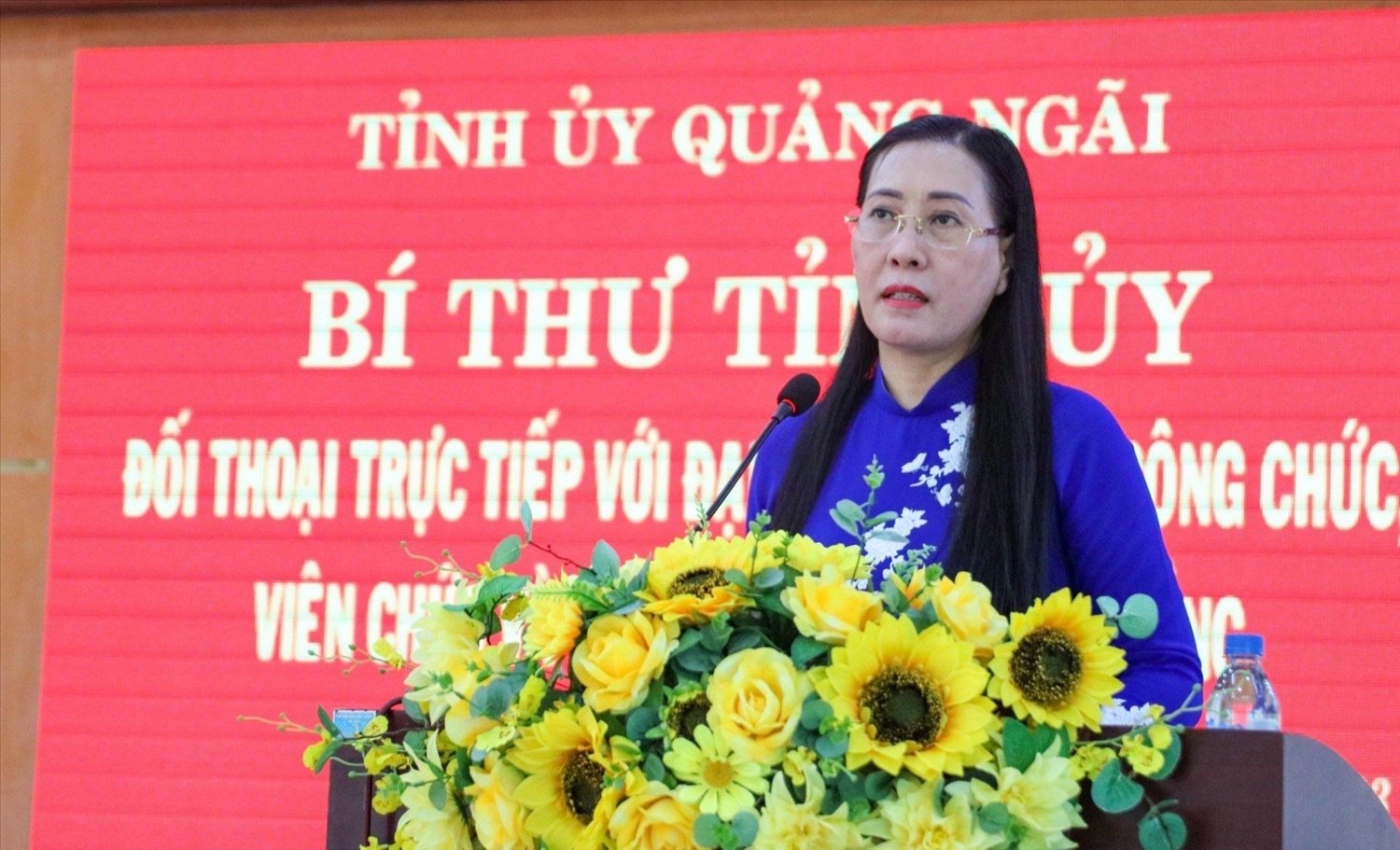 Bí thư Tỉnh ủy Quảng Ngãi Bùi Thị Quỳnh Vân phát biểu tại buổi đối thoại