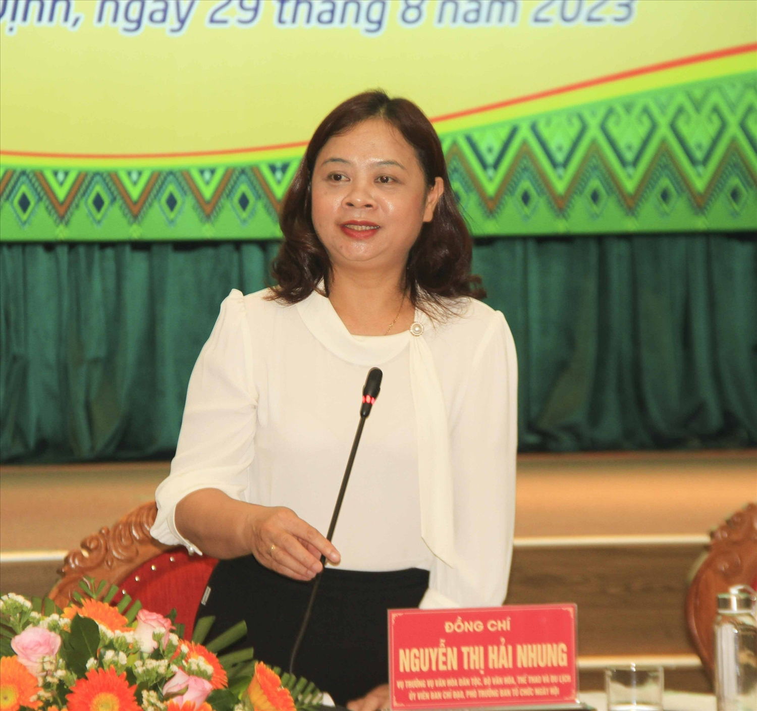 Vụ trưởng Vụ Văn hóa dân tộc (Bộ VHTT&DL) - Phó Trưởng Ban Tổ chức Ngày hội Nguyễn Thị Hải Nhung thông tin tại cuộc Họp báo