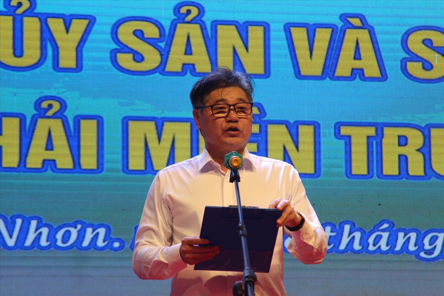 Ông Lê Quốc Thanh, Giám đốc Trung tâm Khuyến nông Quốc gia phát biểu tại Lễ khai mạc Hội chợ