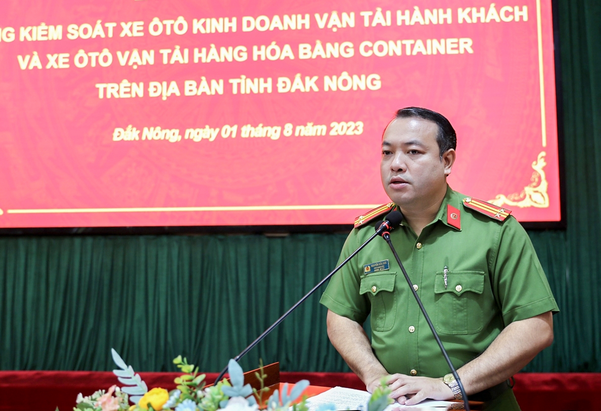 Trung tá Nguyễn Hữu Đức - Phó Giám đốc Công an tỉnh Đắk Nông phát biểu tại buổi lễ
