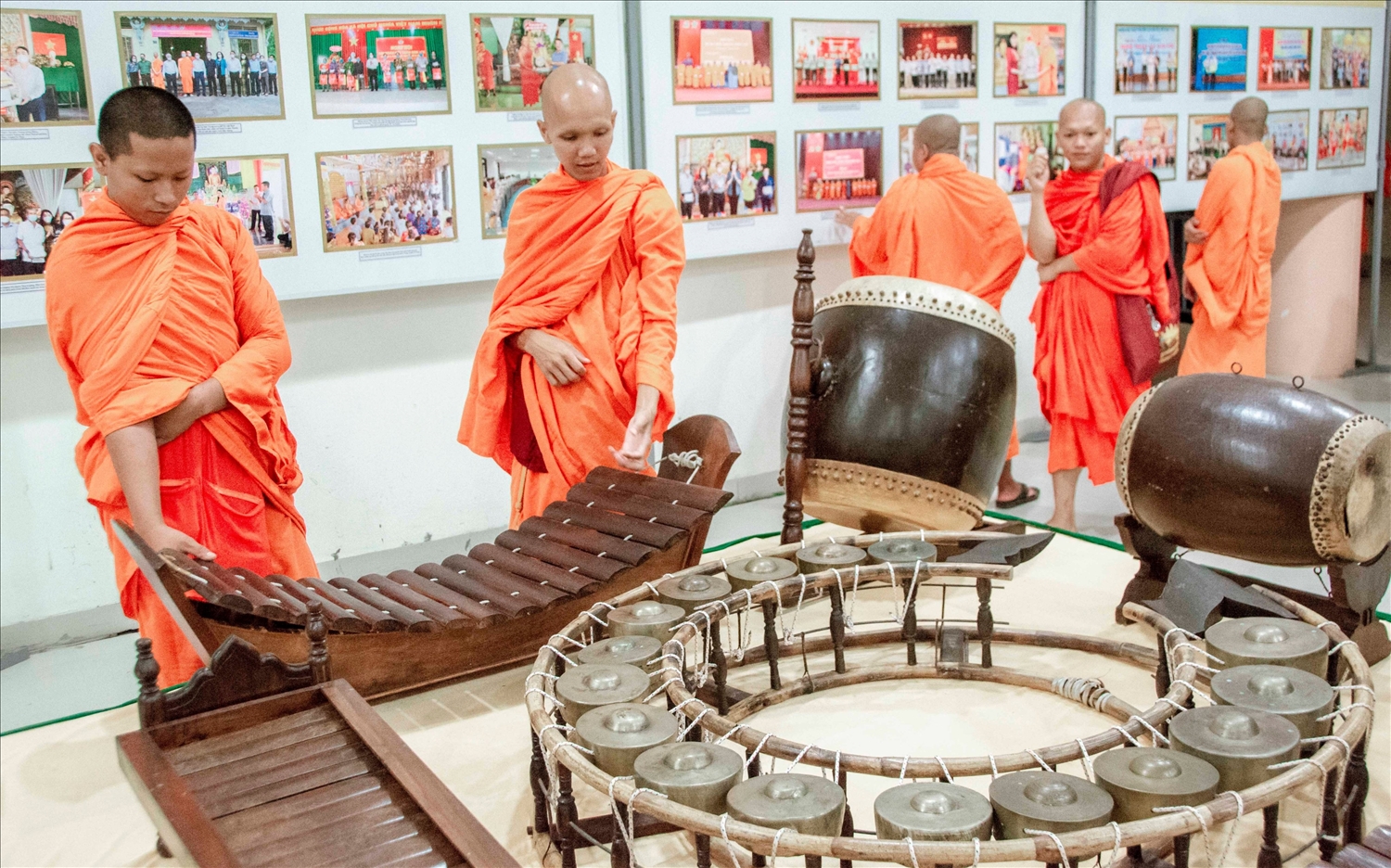Nhạc cụ của đồng bào Khmer được trưng bày tại Ngày hội văn hoá các dân tộc Việt Nam - Hậu Giang năm 2023 