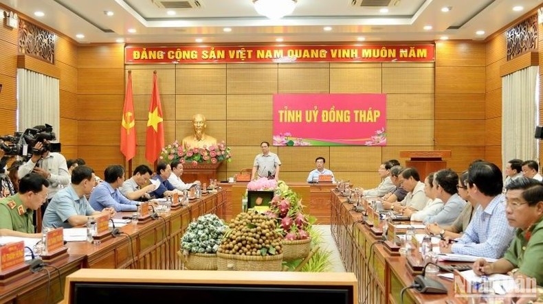 Thủ tướng Phạm Minh Chính phát biểu ý kiến chỉ đạo tại buổi làm việc với Ban Thường vụ Tỉnh ủy Đồng Tháp
