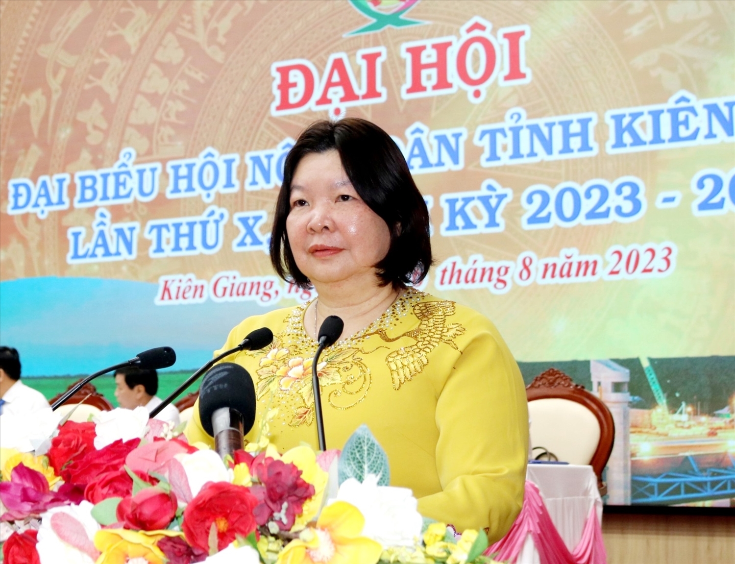 Bà Cao Xuân Thu Vân, Phó Chủ tịch BCH Hội Nông dân Việt Nam phát biểu tại Đại hội