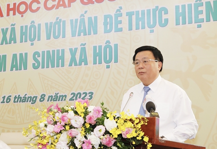 Ủy viên Bộ Chính trị, Giám đốc Học viện Chính trị Quốc gia Hồ Chí Minh, Chủ tịch Hội đồng Lý luận Trung ương Nguyễn Xuân Thắng phát biểu tại Hội thảo