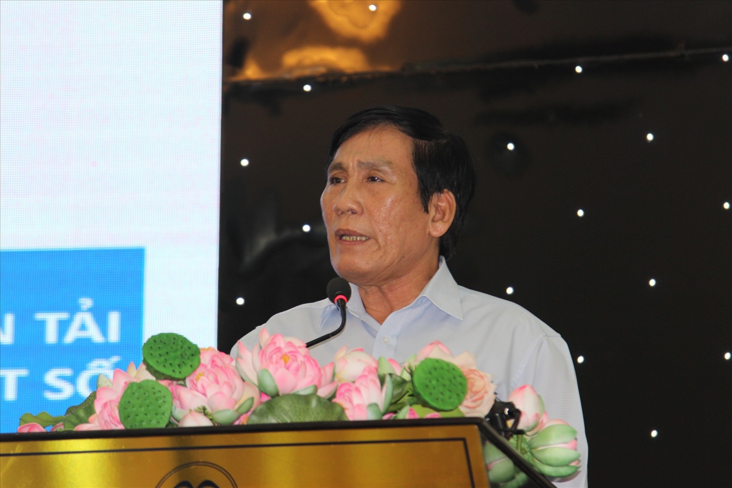 Ông Trần Thanh Dũng, Giám đốc Sở Giao thông Vận tải Bình Định báo cáo tại Hội nghị