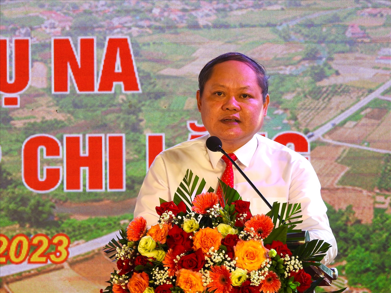 Chủ tịch UBND huyện Chi Lăng Vi Nông Trường phát biểu tại Chương trình
