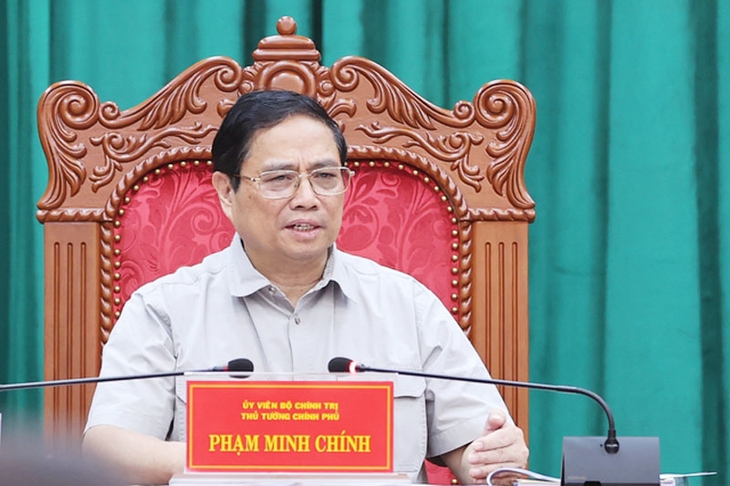 Thủ tướng Phạm Minh Chính cho ý kiến chỉ đạo với từng nội dung cụ thể tại buổi làm việc - Ảnh: VGP/Nhật Bắc