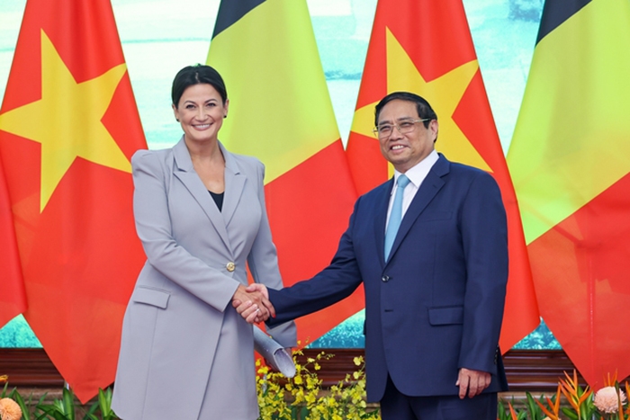 Thủ tướng Phạm Minh Chính và Chủ tịch Thượng viện Vương quốc Bỉ Stéphanie D'Hose - Ảnh: VGP/Nhật Bắc