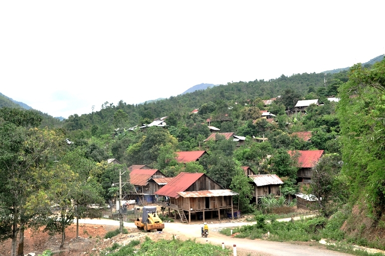 Đời sống đồng bào DTTS ở bản Huổi Van, xã Nậm Hàng, huyện Nậm Nhùn đã có nhiều đổi thay, kinh tế-xã hội phát triển, tình trạng tảo hôn ngày càng được đẩy lùi.