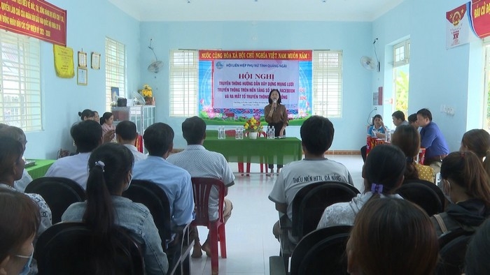 Một buổi tuyên truyền phòng chống tảo hôn, hôn nhân cận huyết thống do Hội LHPN tỉnh Quảng Ngãi tổ chức