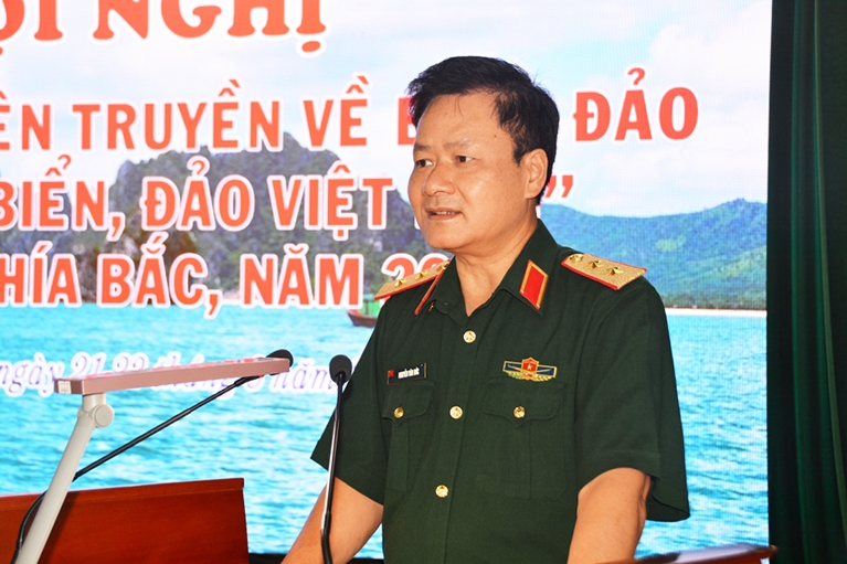 Trung tướng Nguyễn Văn Đức - Cục trưởng Cục Tuyên huấn phát biểu chỉ đạo hội nghị