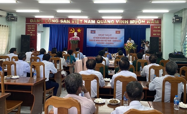 Liên hiệp các tổ chức hữu nghị tỉnh Cà Mau tổ chức họp mặt kỷ niệm 56 năm thiết lập quan hệ ngoại giao Việt Nam - Campuchia (24/6/1967 - 24/6/2023).