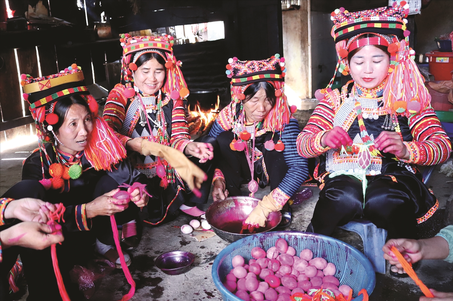 Những gia đình người Hà Nhì ở xã Ka Lăng, huyện Mường Tè, tỉnh Lai Châu thường hát Xa Nhà Ca khi quây quần cùng nhau