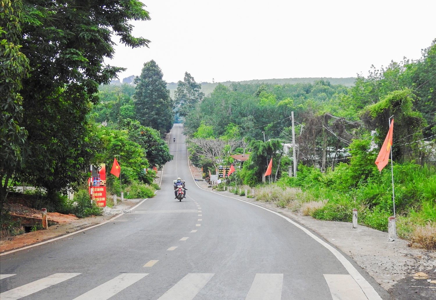 Hệ thống giao thông nơi huyện biên giới Lộc Ninh được xây dựng khang trang