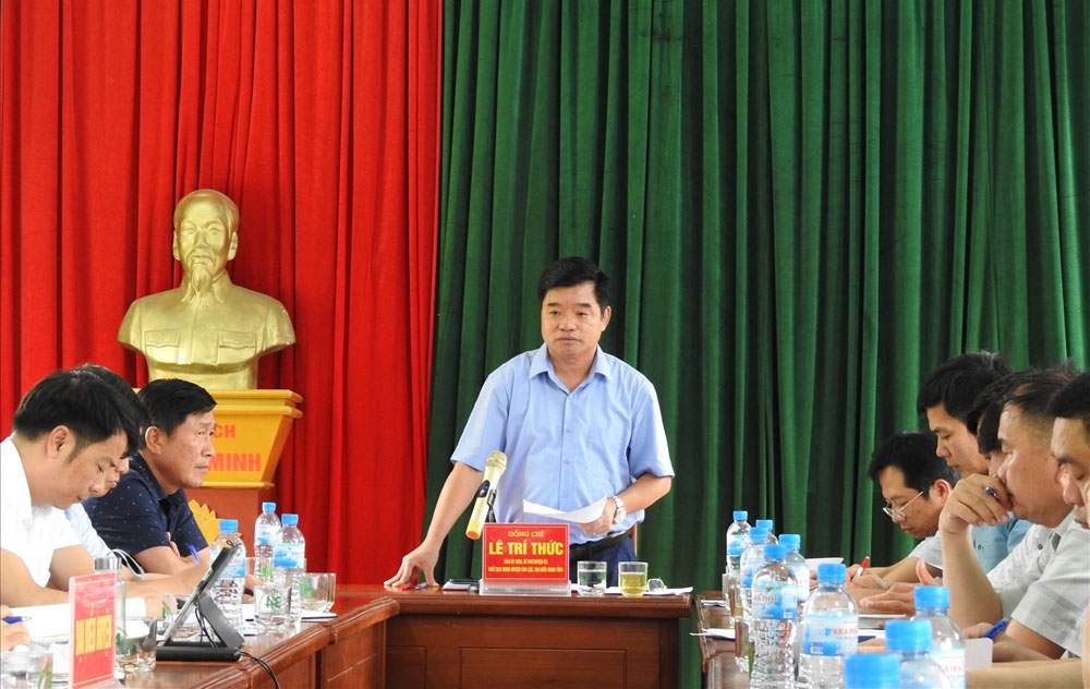 Tỉnh ủy viên, Bí thư Huyện ủy, Chủ tịch HĐND huyện Cao Lộc Lê Trí Thức phát biểu chỉ đạo tại buổi làm việc