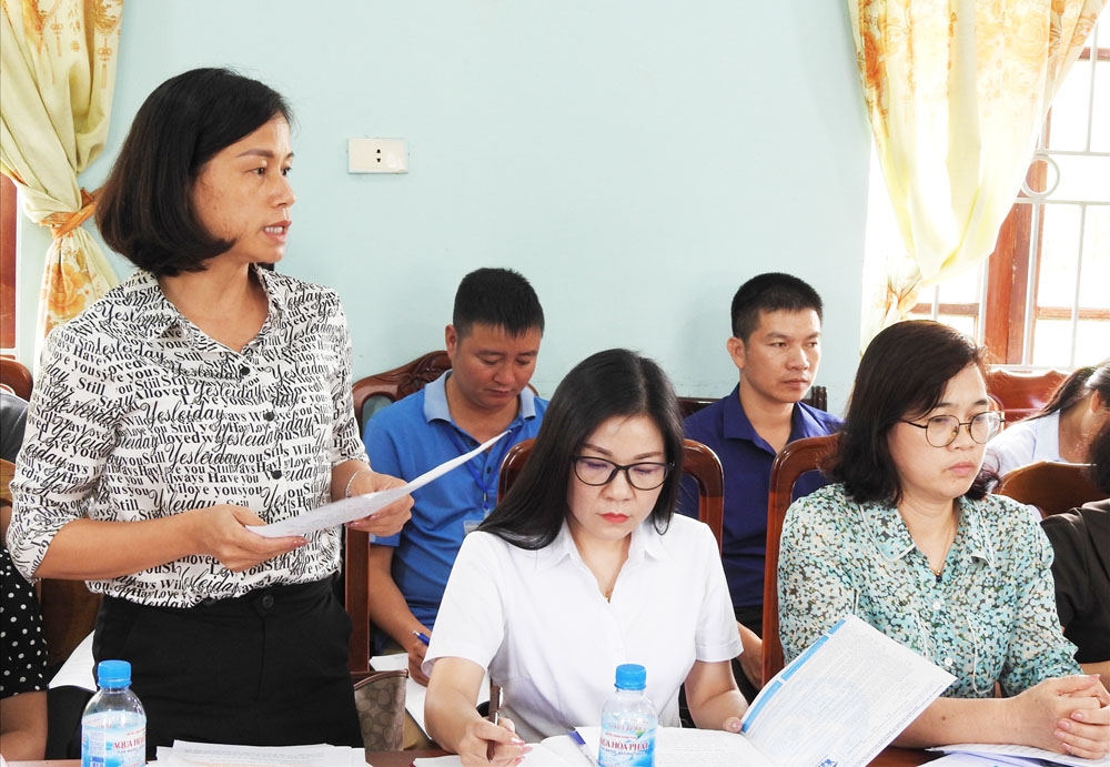 Trưởng Phòng Văn hóa - Thông tin huyện Cao Lộc Hoàng Thị Phương Huệ phát biểu tại buổi làm việc