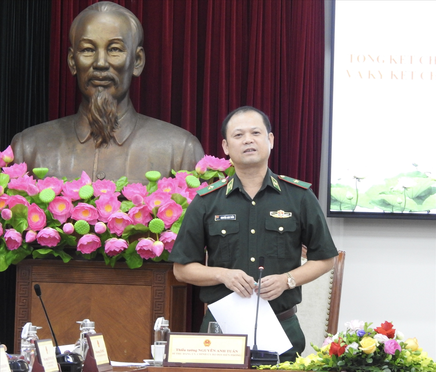 Thiếu tướng Nguyễn Anh Tuấn, Bí thư Đảng ủy, Chính ủy Bộ đội Biên phòng phát biểu tại Hội nghị