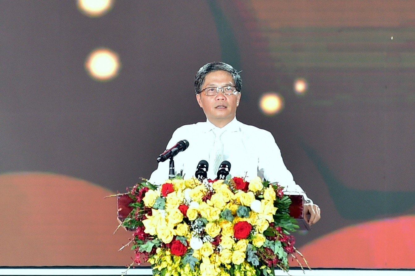 Đồng chí Trần Tuấn Anh, Ủy viên Bộ Chính trị, Trưởng Ban Kinh tế Trung ương phát biểu tại Lễ khai mạc