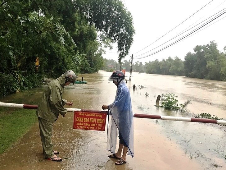 Mưa lớn gây ngập cục bộ ở Hương Khê - Hà Tĩnh