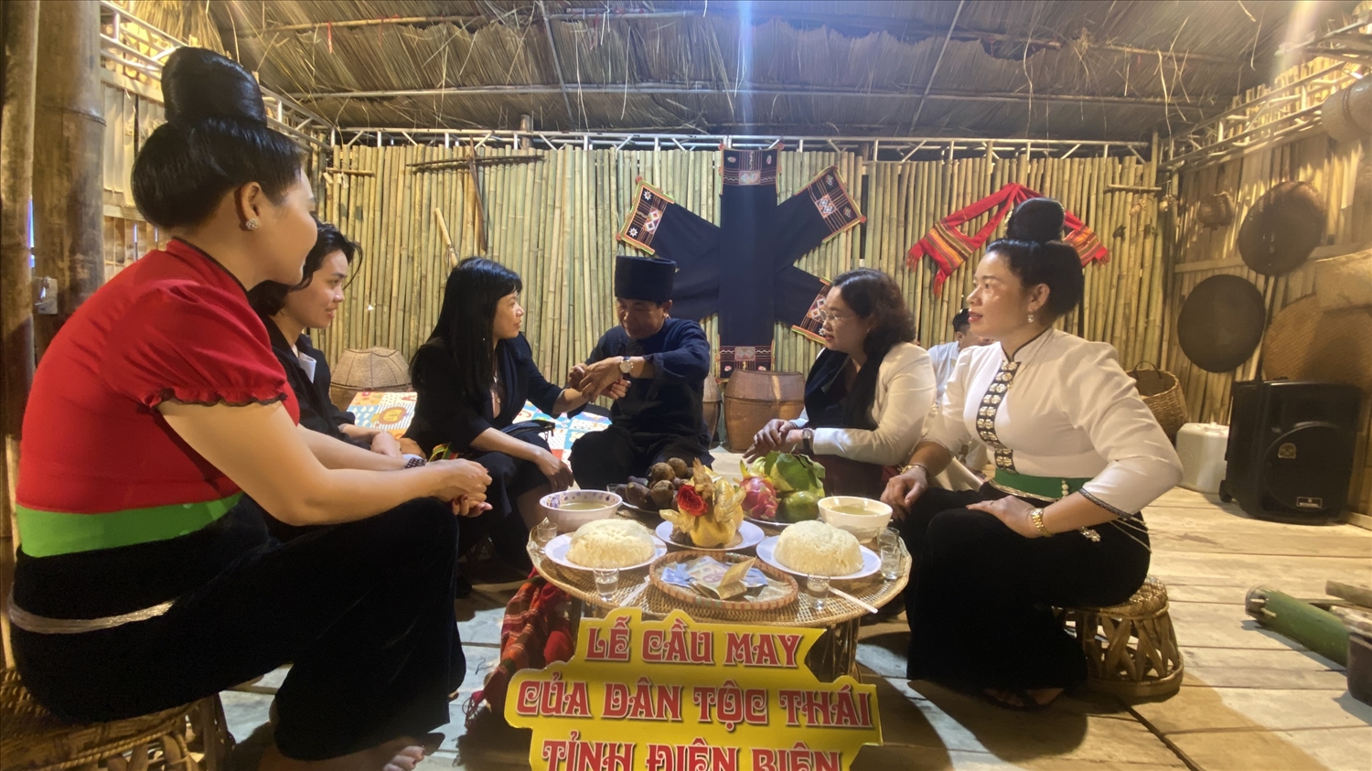 (TIN PV) Đặc sắc Tuần lễ văn hóa, du lịch Điện Biên Hà Nội 8