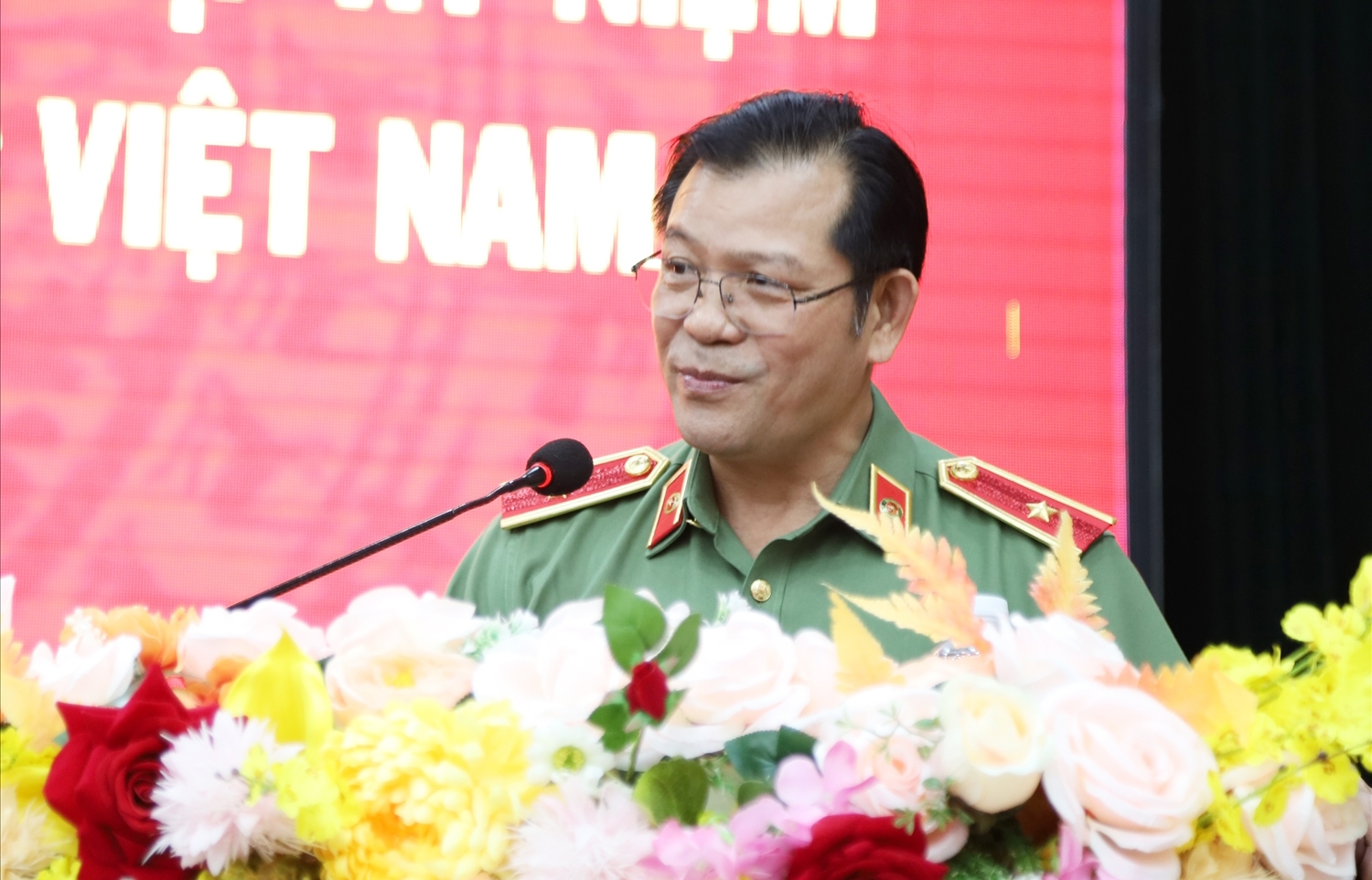 Thiếu tướng Lê Vinh Quy - Giám đốc Công an tỉnh Đắk Lắk phát biểu tại buổi gặp mặt