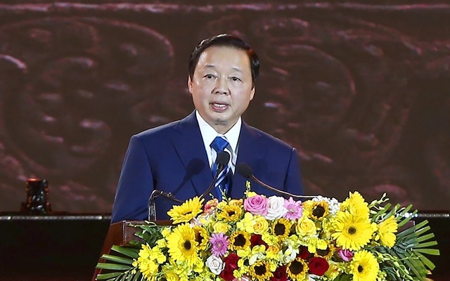 Phó Thủ tướng Trần Hồng Hà ghi nhận, đánh giá cao những đóng góp của các thế hệ nghệ nhân, đồng bào Chăm; đồng thời trân trọng những bàn tay, khối óc, sự chịu thương, chịu khó của người nông dân Ninh Thuận - Ảnh: VGP