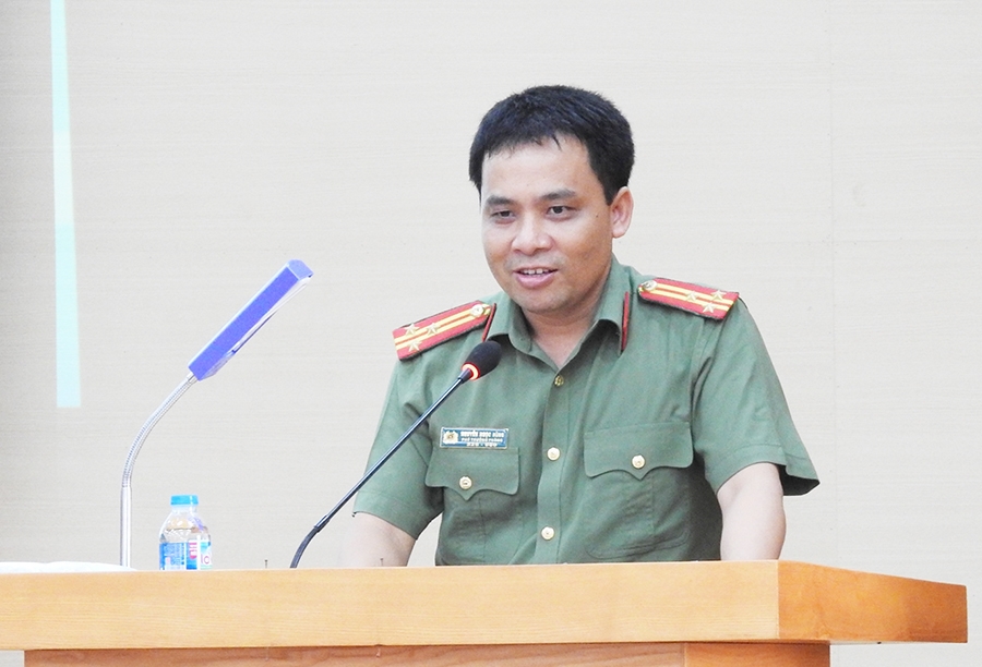 Phó Trưởng phòng An ninh nội địa, Công an tỉnh Vĩnh Phúc Nguyễn Ngọc Hùng thông tin tại Hội nghị