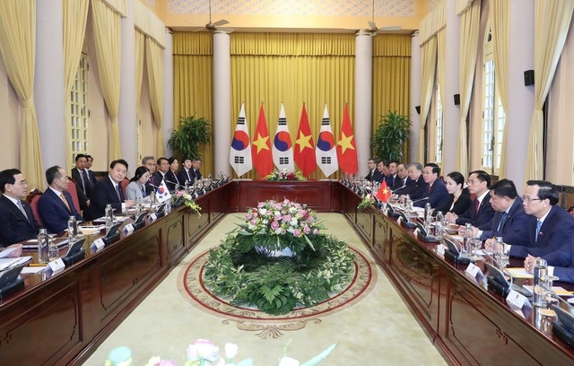 Sau lễ đón, Chủ tịch nước và Tổng thống Hàn Quốc tiến hành hội đàm - Ảnh: VGP