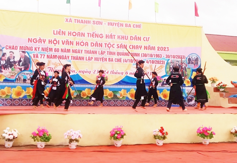 Nhiều tiết mục độc đáo diễn ra tại Ngày hội văn hóa dân tộc Sán Chay năm 2023