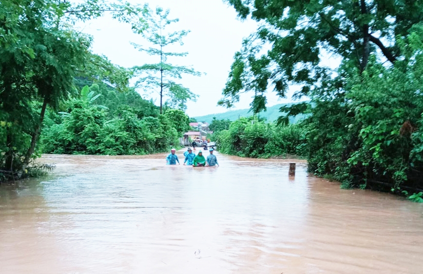Nước dâng cao tại nhiều ngầm trên địa bàn huyện Lục Ngạn