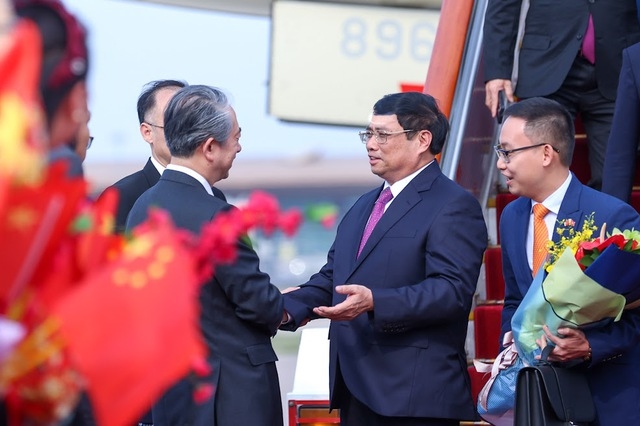 Thủ tướng Phạm Minh Chính tới Bắc Kinh, bắt đầu thăm chính thức Trung Quốc và dự Diễn đàn Kinh tế thế giới 5