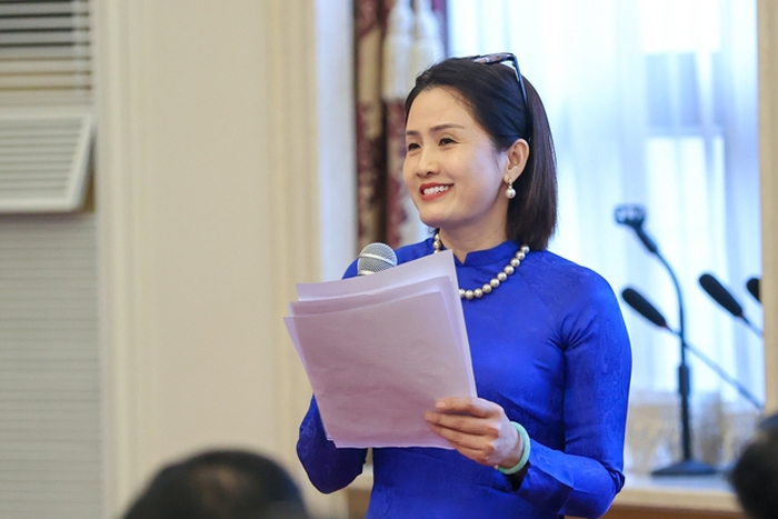 Đại diện kiều bào bày tỏ tin tưởng chuyến công tác của Thủ tướng sẽ thành công tốt đẹp với những kết quả quan trọng, cụ thể, tiếp tục khẳng định vị thế của Việt Nam trên trường quốc tế - Ảnh: VGP/Nhật Bắc