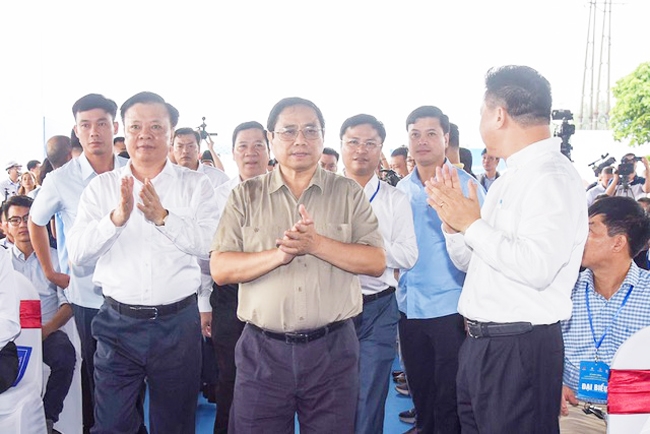 Thủ tướng Phạm Minh Chính dự lễ khởi công Dự án đầu tư xây dựng đường vành đai 4 Vùng Thủ đô Hà Nội. (Ảnh: VGP/Nhật Bắc)