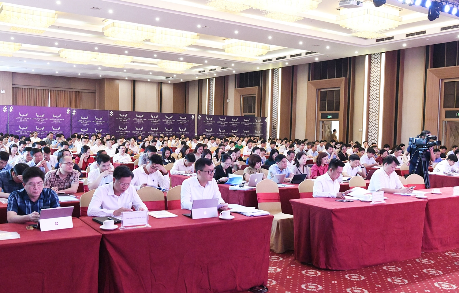 Dự Hội nghị có đại diện lãnh đạo tỉnh Tuyên Quang; đại diện lãnh đạo các bộ, ban ngành Trung ương; lãnh đạo các tỉnh miền núi phía Bắc; cùng 300 đại biểu là cán bộ, doanh nghiệp, hợp tác xã của 19 tỉnh miền núi phía Bắc