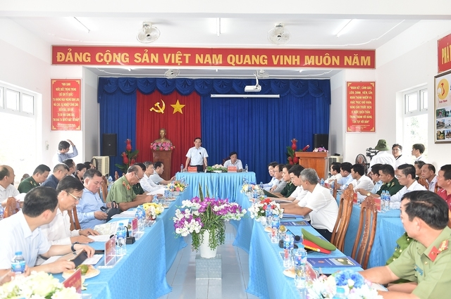 Phó Thủ tướng Trần Lưu Quang đánh giá cao tỉnh Cà Mau đã rất quyết liệt triển khai toàn diện nhiều biện pháp nhằm đẩy lùi tình trạng IUU, đạt được những kết quả rất tích cực - Ảnh: VGP/Hải Minh