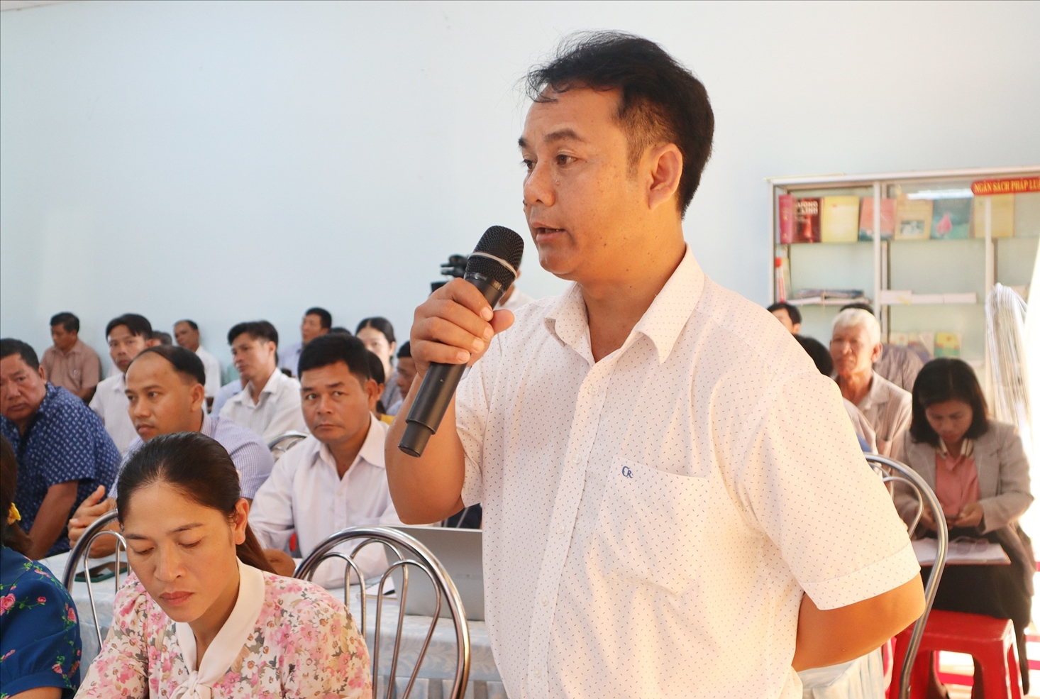 Cử tri huyện huyện Lắk phản ánh nội dung tại Hội nghị tiếp xúc cử tri