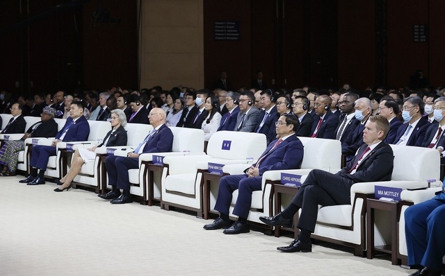 Thủ tướng Chính phủ Phạm Minh Chính và các đại biểu tham dự Hội nghị WEF Thiên Tân - Ảnh: VGP/Nhật Bắc