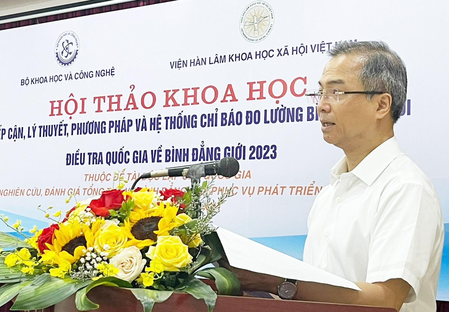 Ts. Đặng Xuân Thanh - Phó Chủ tịch Viện Hàn lâm KHXH Việt Nam phát biểu khai mạc Hội thảo