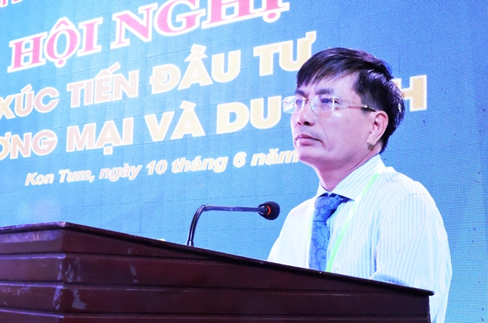 Ông Nguyễn Ngọc Sâm - Phó Chủ tịch UBND tỉnh Kon Tum phát biểu tại Hội nghị
