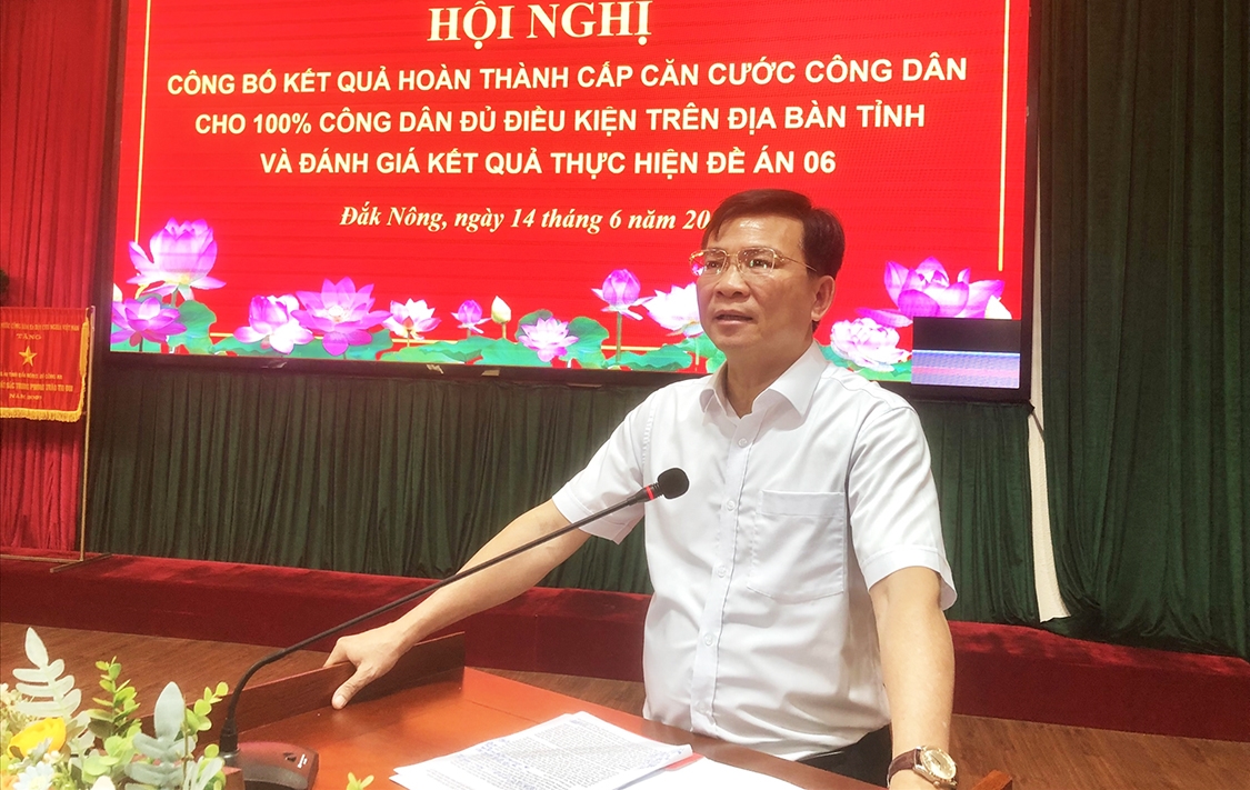 Phó Bí thư Tỉnh ủy, Chủ tịch UBND tỉnh Đắk Nông Hồ Văn Mười phát biểu tại Hội nghị