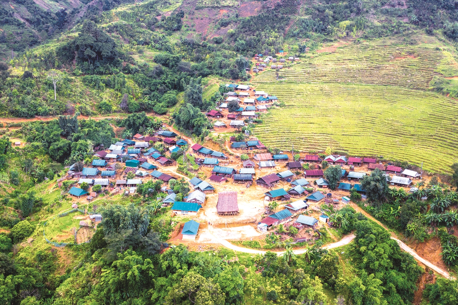 Những thôn, làng ở vùng sâu, vùng xa của tỉnh Kon Tum ngày cảng đổi mới