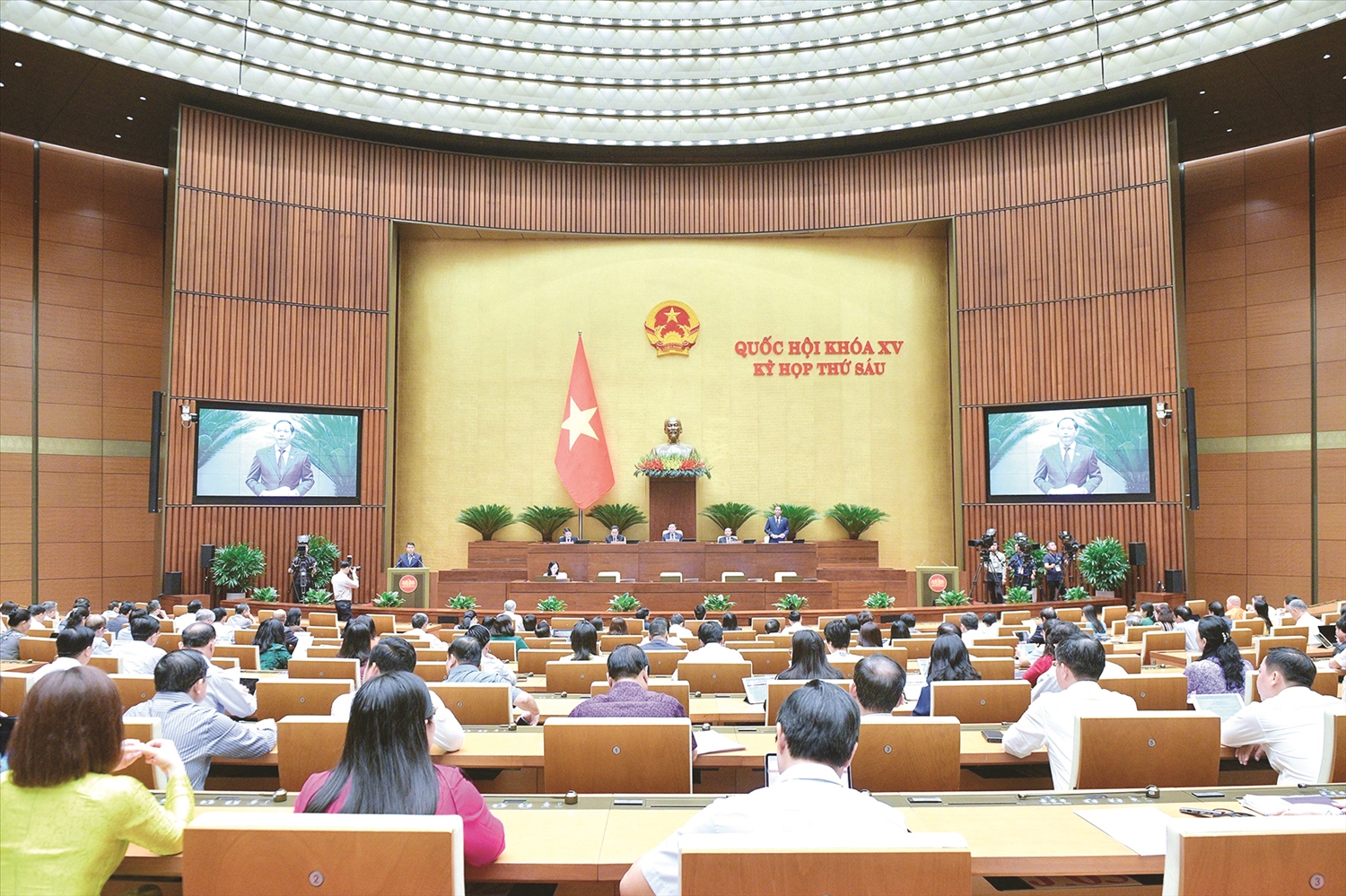 Tại Kỳ họp thứ 6, Quốc hội khóa XV, lần đầu tiên Quốc hội giám sát giữa kỳ, đồng thời 3 Chương trình MTQG